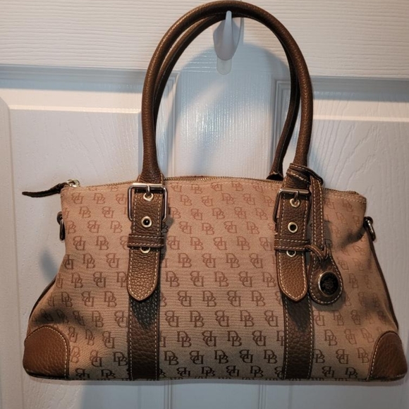 Dooney & Bourke Handbags - Dooney and Bourke shoulder bag